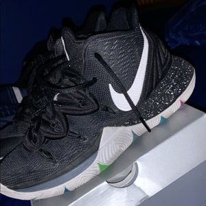 Kyrie 5 size 9